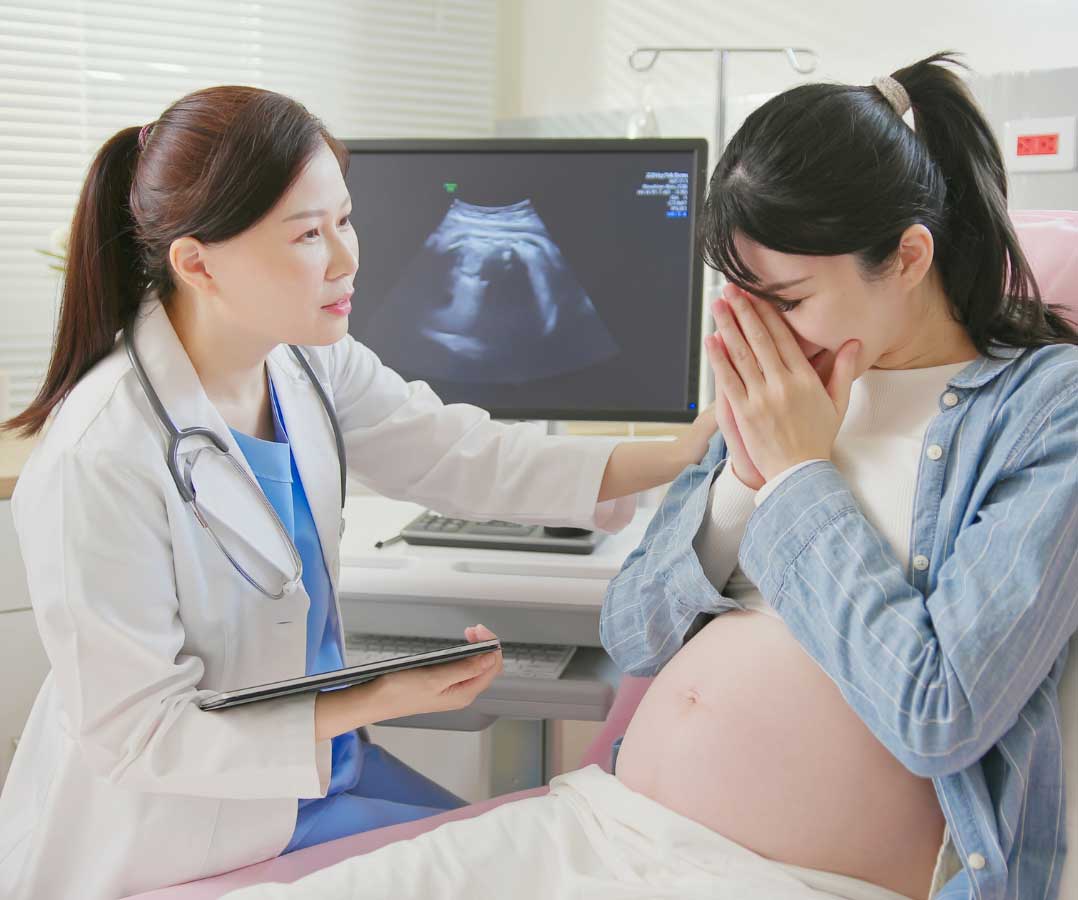how doctors give care for high-risk pregnancy